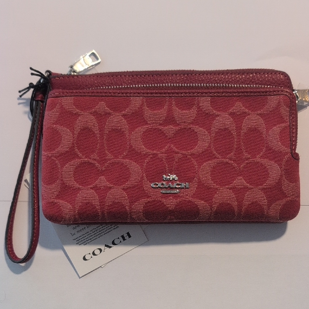 🔥Coach Signature Canvas and Pebbled Leather Wristlet in Wine Red